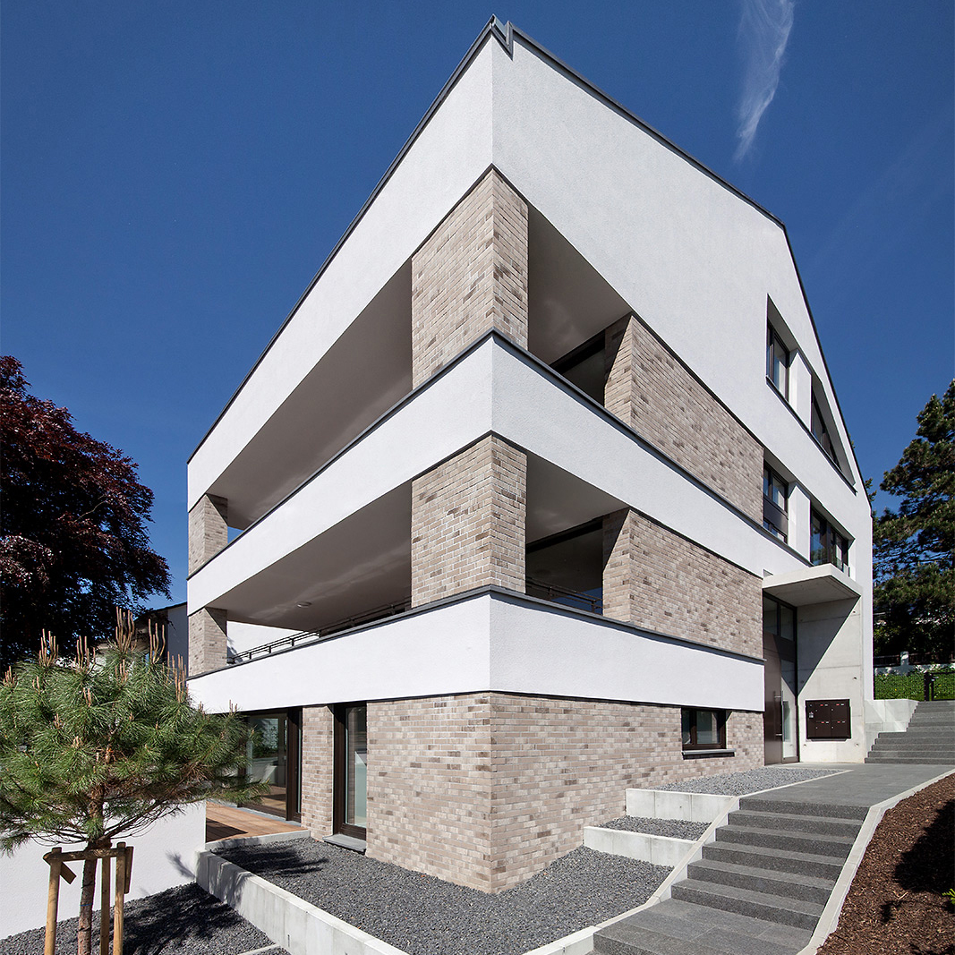 272 Mehrfamilienhaus IH